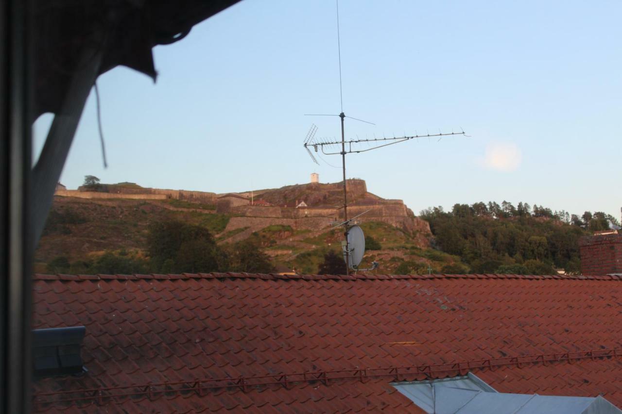 O Brian Gjestehus Halden Bagian luar foto